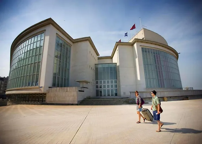 In Near The אוסטנדה