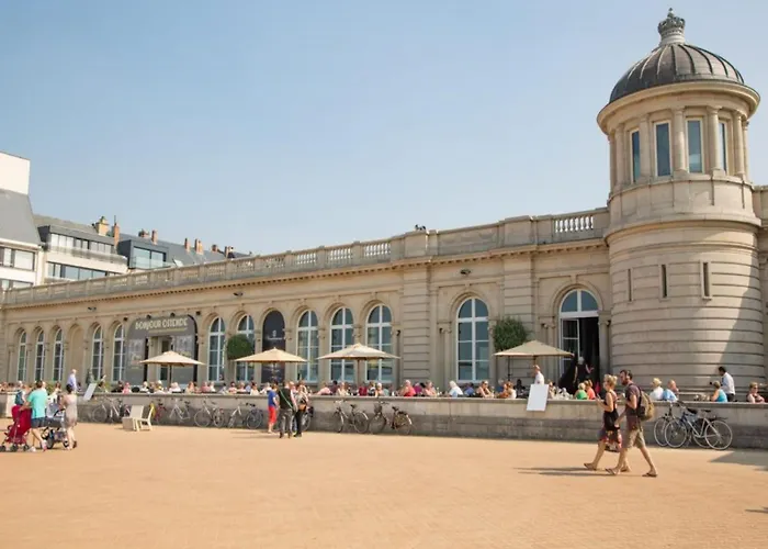 In Near The * אוסטנדה