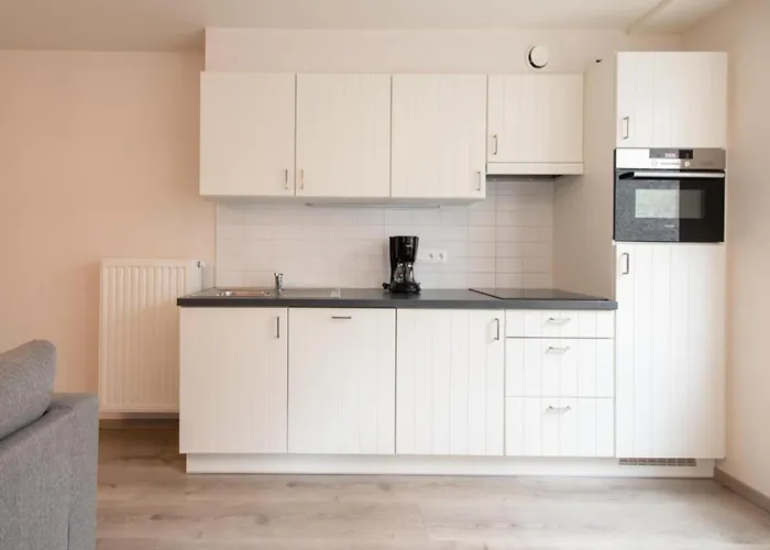 In Near The אוסטנדה