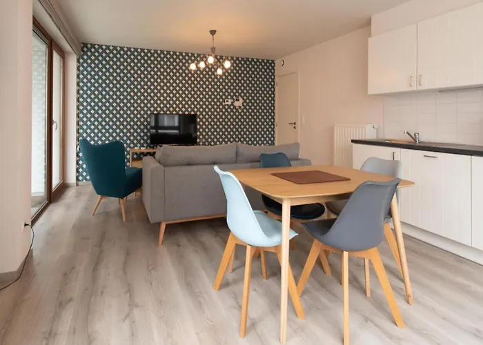 דירה In Near The